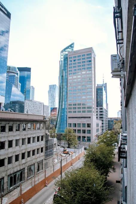 Przytulne Mieszkanie W Centrum Varşovia Exterior foto